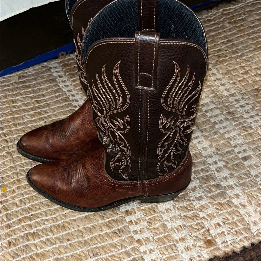 Women’sBrown Western Cowboy Boots - Classic Two-Tone Leather - Picture 3 of 10